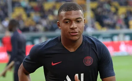 Mbappé lance la collection "Bondy Dreams" avec Nike (photos)