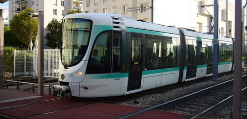 Tram T2 : un conducteur pris à partie par des collègues grévistes...