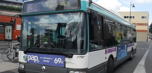 Grève : des dépôts de bus bloqués en Île-de-France