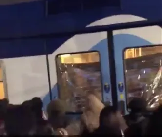 Une femme accouche dans le RER D en plein mouvement de grève (vidéo)