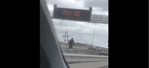 Seine-Saint-Denis : un homme prend l’A86 à vélo (Vidéo)