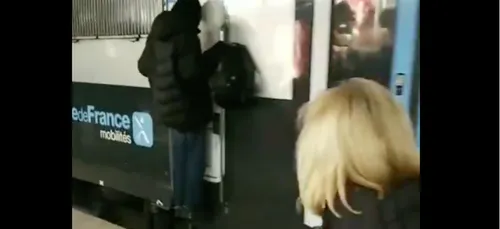 Grève : un homme voyage accroché à l’extérieur du RER D (vidéo)