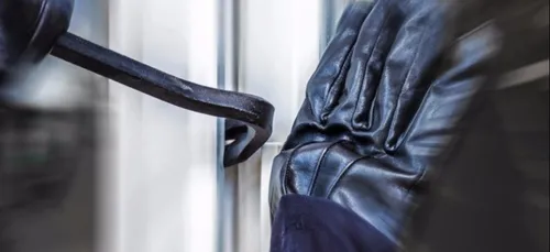 Un cambrioleur s’est retrouvé coincé dans les toilettes la nuit de...