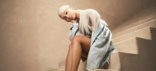 Ariana Grande : la chanteuse sur l’album posthume de son ex Mac...