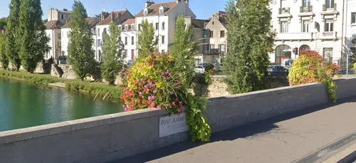 Seine-et-Marne : l’adolescent racketté plonge dans la Seine pour en...