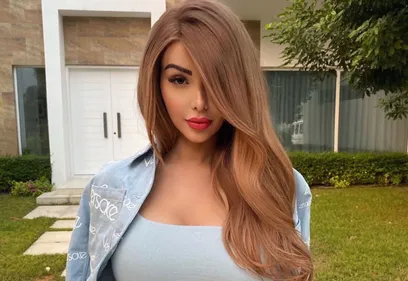 « J’ai retrouvé mon poids d’avant grossesse » : quand Nabilla pose...