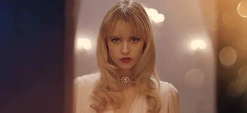 Angèle devient l’égérie de la nouvelle campagne Chanel (photos)