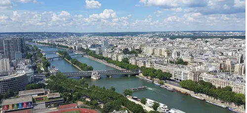 Municipales : Anne Hidalgo et des maires de banlieue vont...