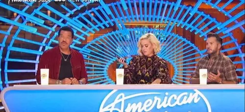 Katy Perry s’évanouit en plein tournage d’American Idol, les...