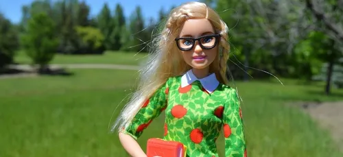 Impôts payés en bureau de tabac et Barbie neutre : voici le journal...