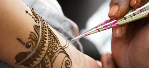 Une vacancière se retrouve aux urgences à cause d’un tatouage au...