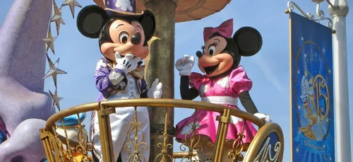 Seine-et-Marne : Disneyland suspend ses spectacles en extérieur