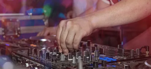 Coronavirus : les clubs de Berlin lancent une plateforme de...