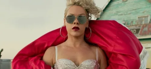 Quand Pink et son mari craquent en plein confinement  (vidéo)