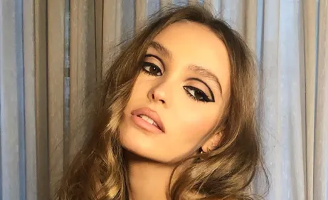  La fille de Vanessa Paradis et Johnny Depp dévoile un rare cliché...