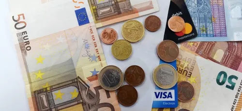 Une aide de 200 euros pour les étudiants et les moins de 25 ans...