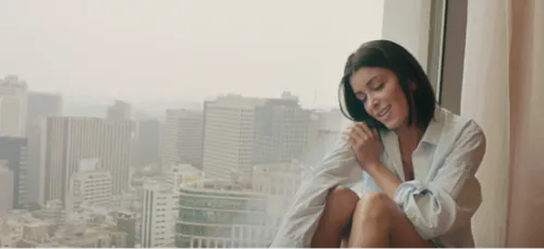 Jenifer annonce « des jolies surprises » à ses fans (vidéo)