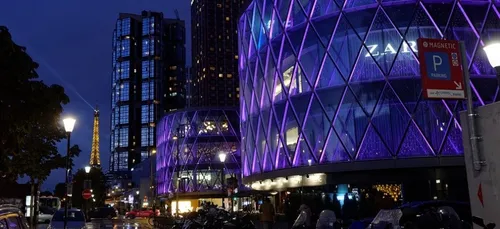 Le centre commercial Beaugrenelle rouvre ses portes à Paris