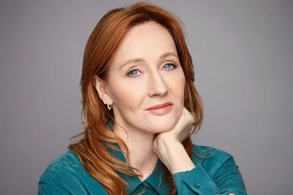 Harry Potter : J.K. Rowling victime de violences conjugales et...