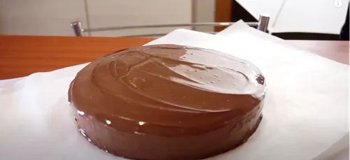 Cette recette de gâteau au chocolat à seulement 50 calories fait le...