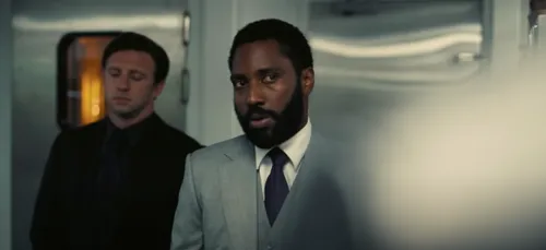 Le film Tenet de Christopher Nolan ne sortira finalement pas en...