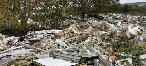 Yvelines : près de 900 tonnes d’amiante dans la « mer des déchets »