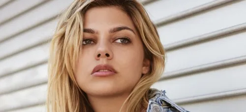 Louane dévoile pour la première fois le visage de sa soeur (photo)
