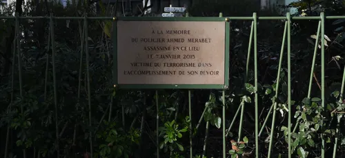 La plaque en hommage à Ahmed Merabet vandalisée à Paris