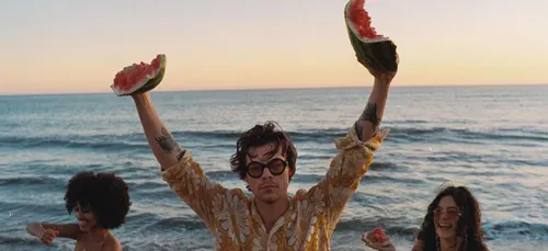 « Watermelon Sugar » : Harry Styles dévoile les dessous de tournage...