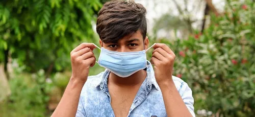 Port du masque en extérieur : uniquement pour les piétons à Paris...