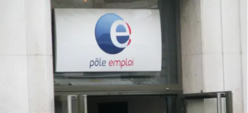 Emploi : le chômage baisse, mais reste à un niveau élevé