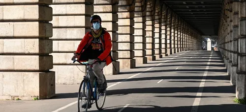 Pas de masque obligatoire pour les joggeurs et les cyclistes à Paris