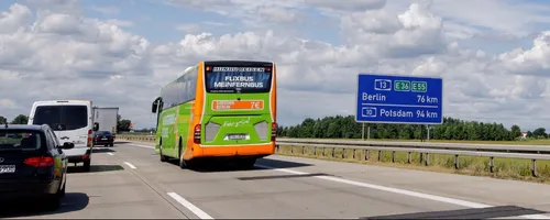Un homme voyage sur le porte-bagages d’un bus pendant 300 km (Photo)