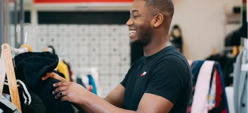 La Croix-Rouge relance son concept de « boutique inversée » en...