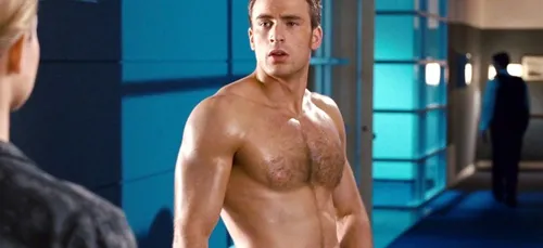 L’acteur Chris Evans publie une photo de son pénis par erreur