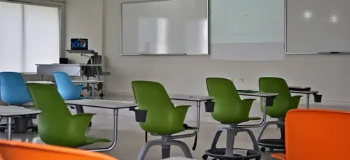 Une prime de 10 000€ pour les fonctionnaires fidèles en...