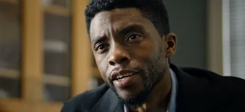 Égalité salariale : Chadwick Boseman a donné une partie de sa...