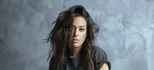 Critiquée sur son poids, Amel Bent pousse un coup de gueule