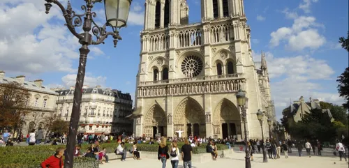 Attaque de policiers à coup de marteau : ouverture du procès de...
