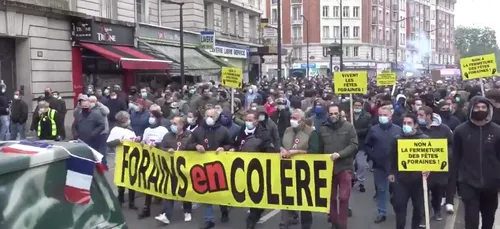 Contre les restrictions sanitaires : manifestation sauvage des...