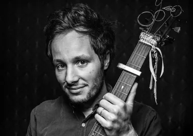 Vianney : le chanteur rejoint enfin la troupe des Enfoirés