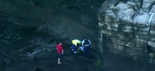 À 91 ans, il survit à un accident de parachutisme (vidéo)