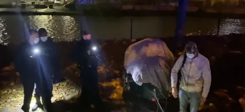 Des migrants forcés à errer toute la nuit dans le 93 (vidéo)