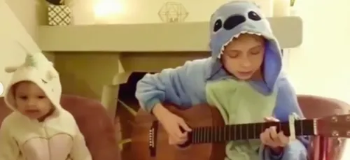 Quand Julien Doré dévoile la reprise de « Nous » la plus mignonne...