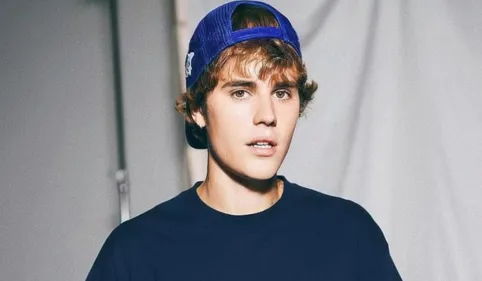 Justin Bieber donne un concert virtuel pour le nouvel an après 3...