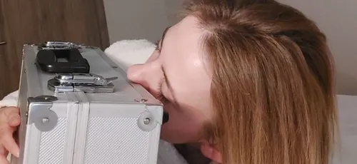 « Attirée sexuellement par des objets », une femme se marie avec...