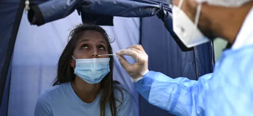Dépistage avant les fêtes : Paris ouvre un centre place de la...