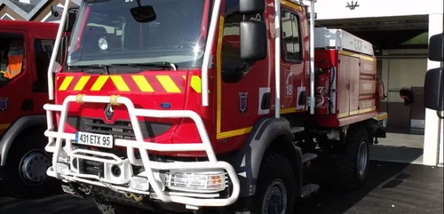 Noisy-le-Grand : quatre blessés dont trois pompiers dans un incendie