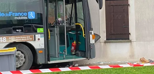 Seine-Saint-Denis : un bus de la RATP termine sa course dans une...