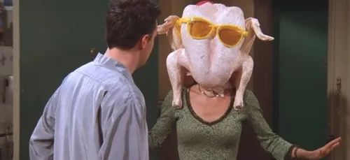 « Friends » : le célèbre gag avec la dinde serait un plagiat (vidéos)